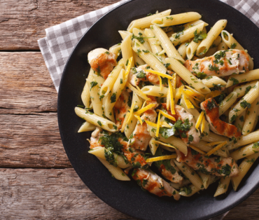 Grilled chicken with cabbage and fennel pasta